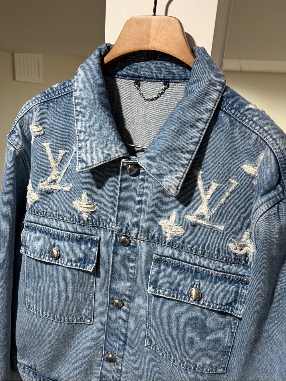 Louis Vuitton SS25 Frayed / Distressed Monogram Blue Denim Trucker Jacket - Picture 2 of 16